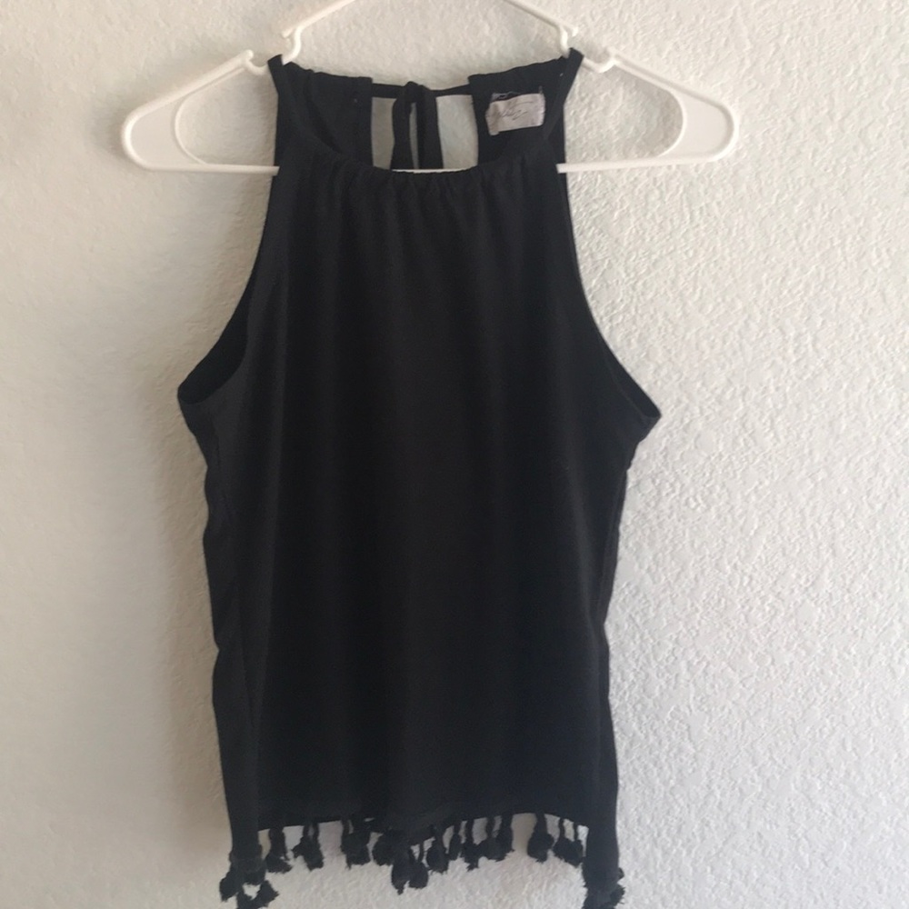 Cute fringe halter top!
